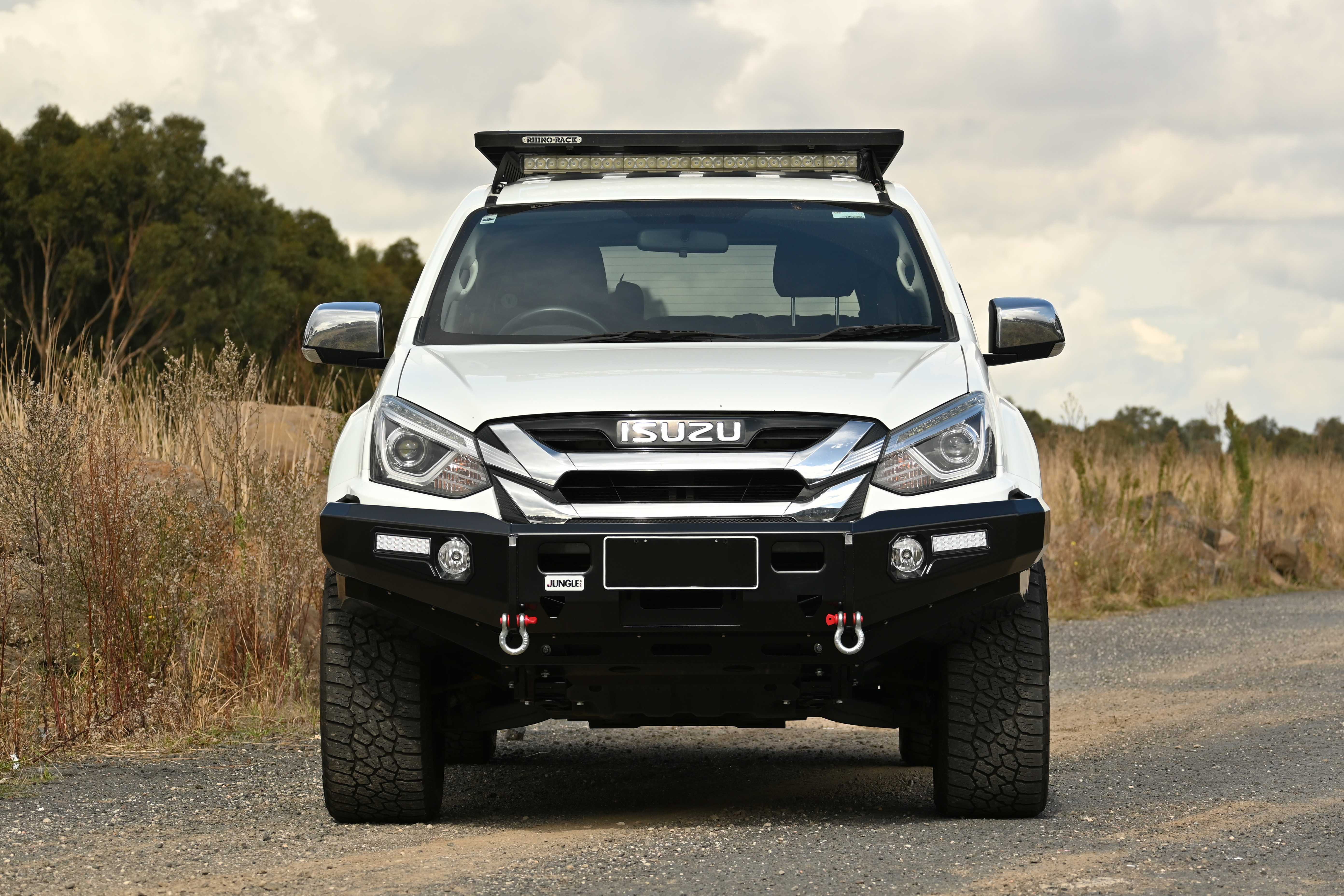 Isuzu MU-X (2016-2021) Jungle 4x4 Commerical Bull Bar - Image 4