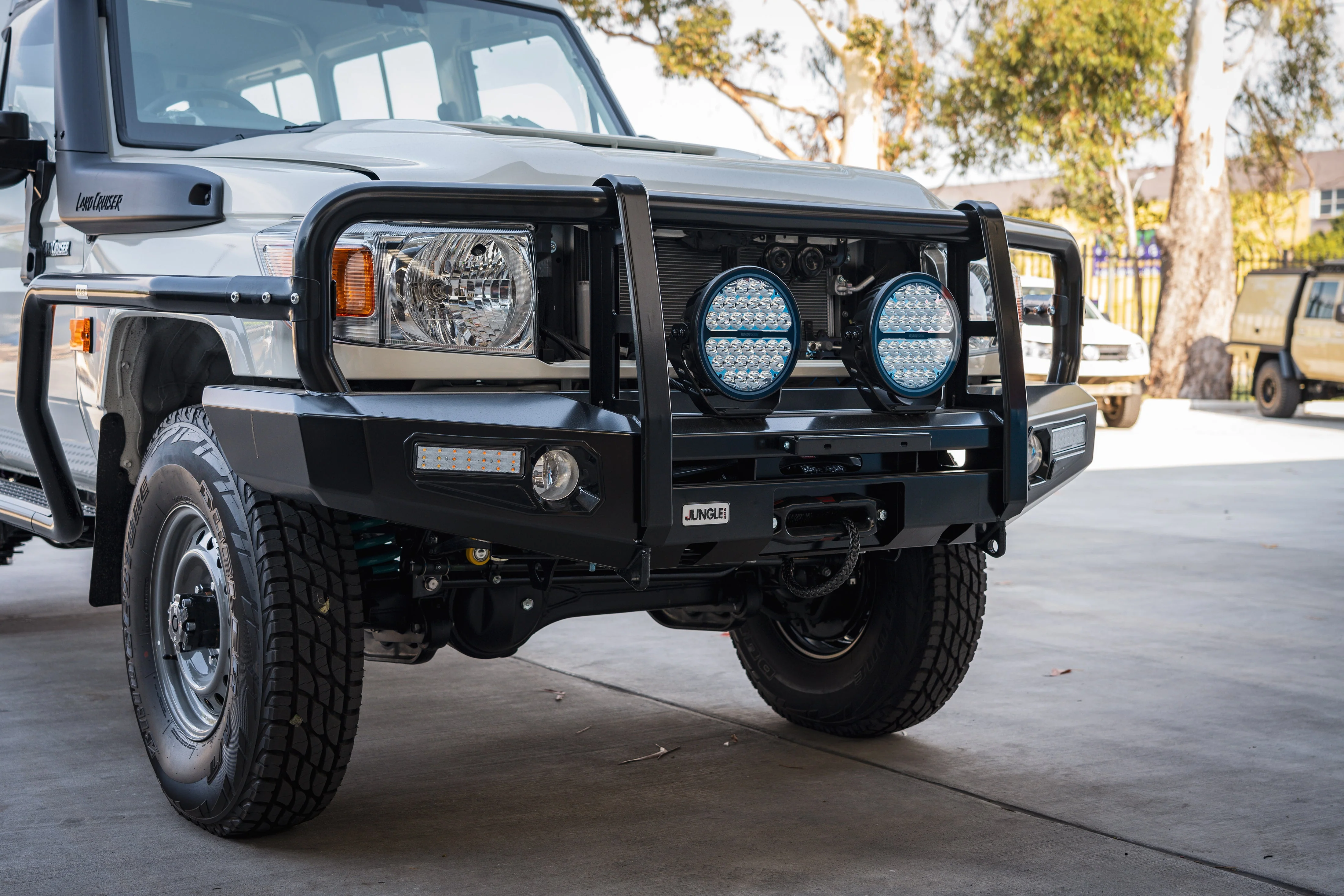 Toyota Landcruiser (2007-2023) 78 Series Jungle 4x4 Commercial Troop Carrier Bull Bar - Image 2