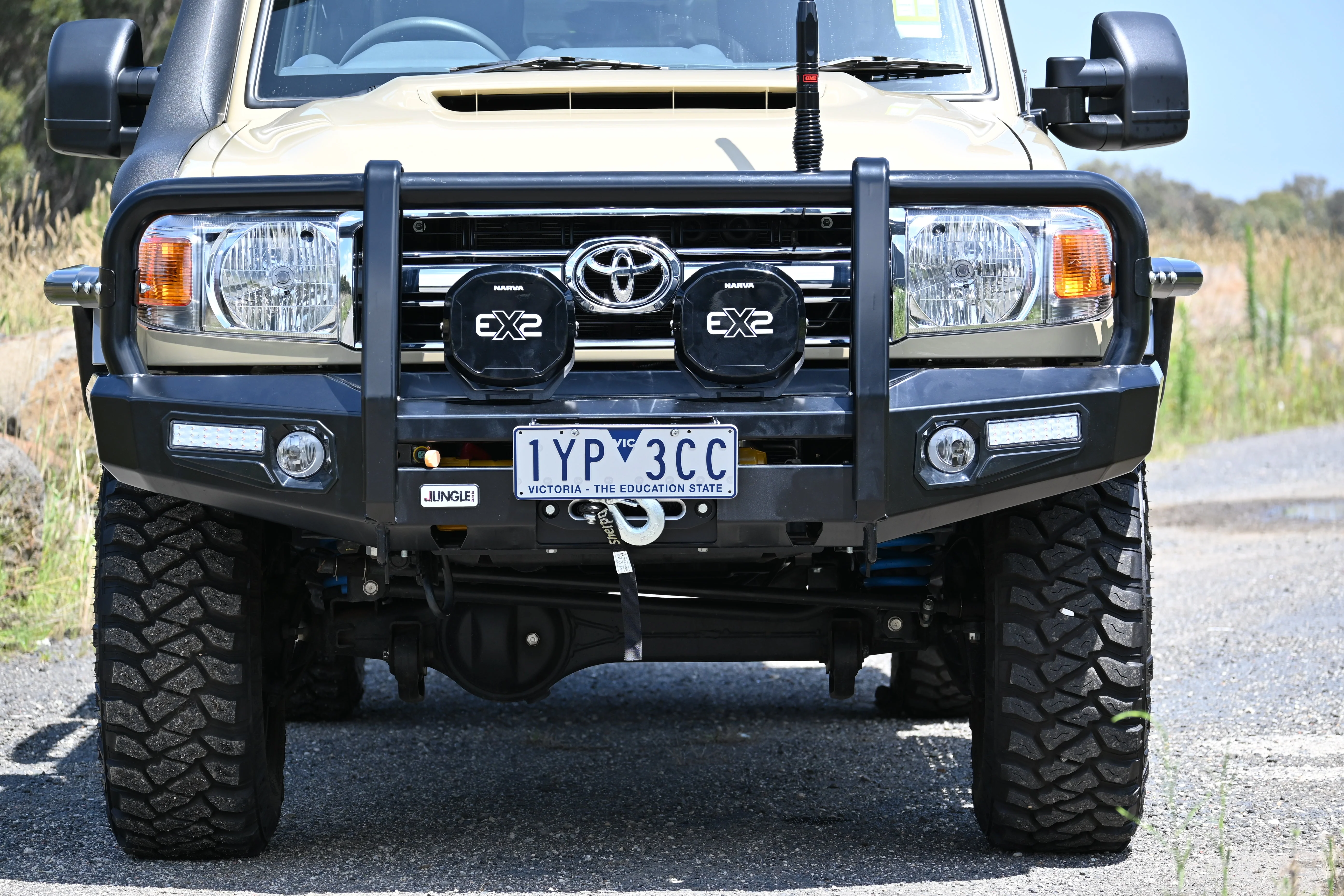 Toyota Landcruiser (2007-2016) 79 Series Jungle 4x4 Commercial Bull Bar - Image 2